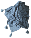 (A) Leinenschal mit Tasseln blau
